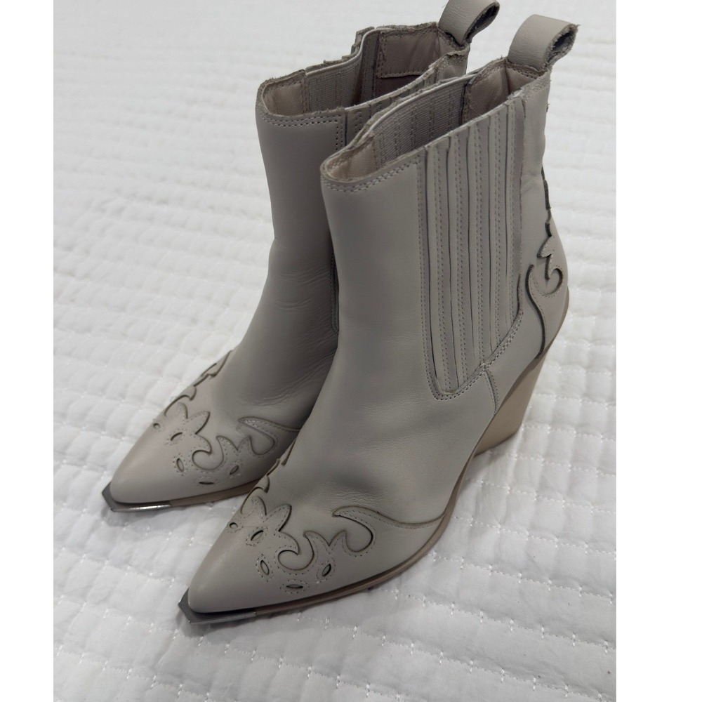 Steve Madden Bone Leather Western Ankle Boots Metal Toe Cap Size 7M